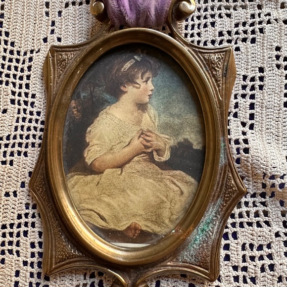 Pair Antique Brass PIcture Frames w/ Silk Portraits and Velvet Ribbons - Picture 9 of 12